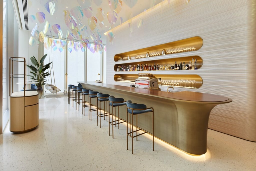 Bar w butiku Louis Vuitton (fot. materiały prasowe)