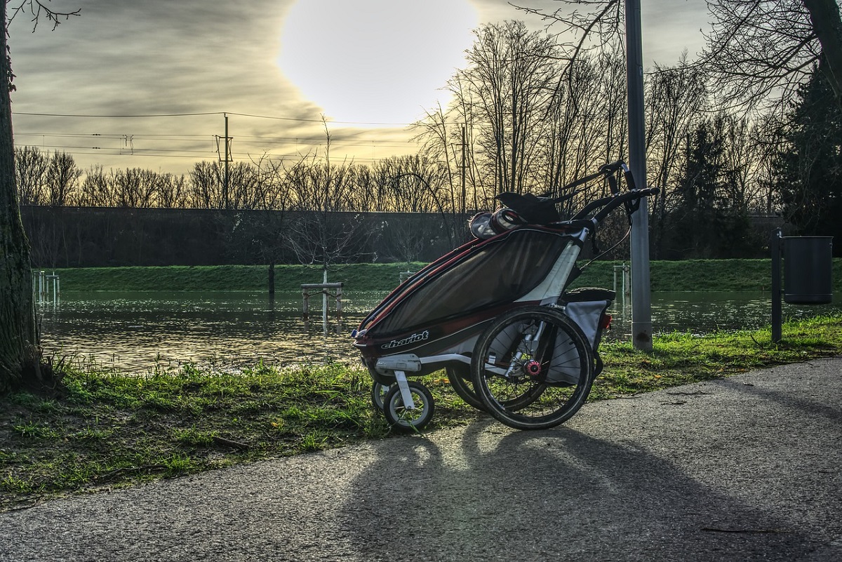 Bieganie z dzieckiem, Wózek biegowy, Markus Distelrath, Pixabay