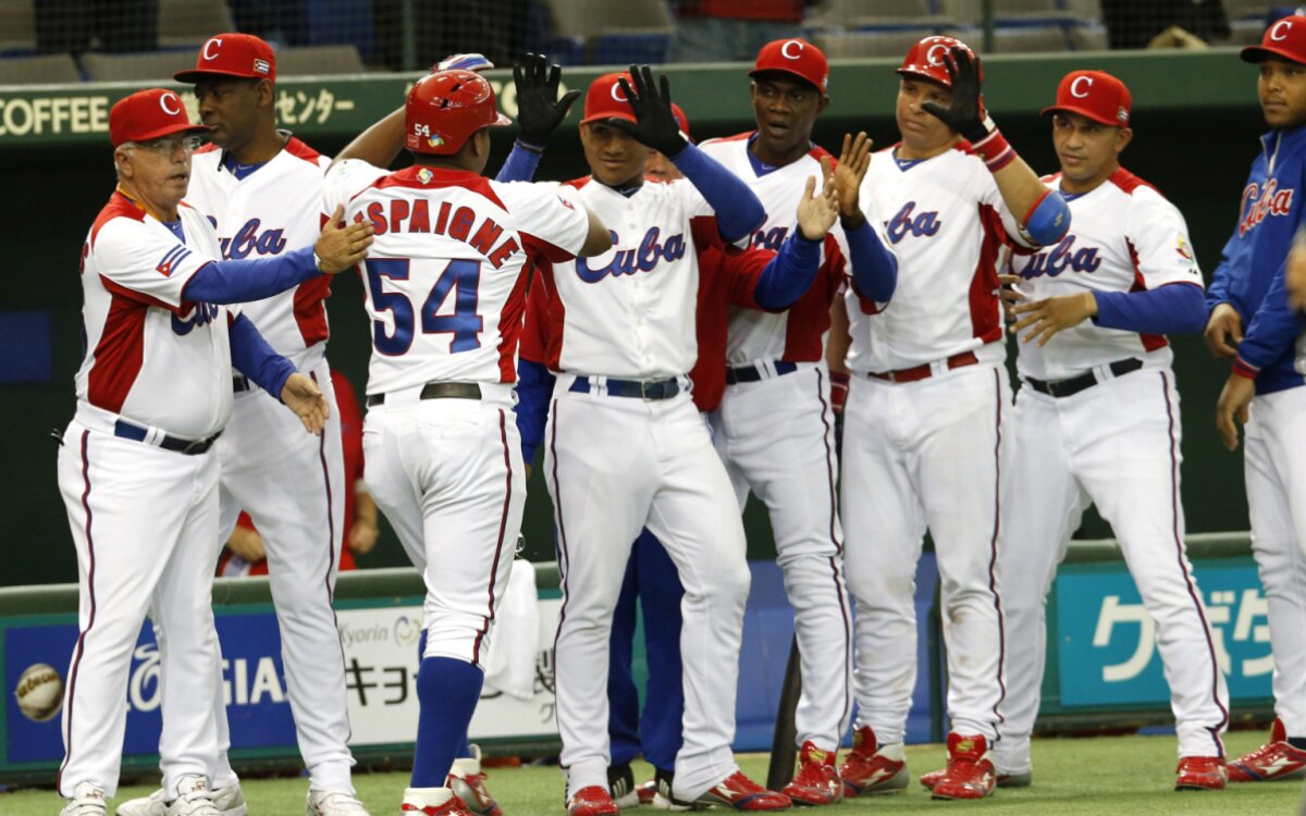 Baseball, Kuba, Koji Sasahara, AP Images