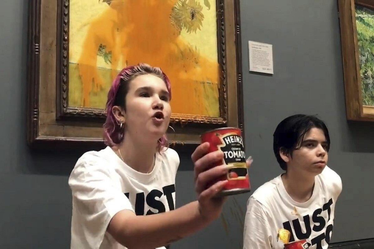 Aktywistki, które oblały "Słoneczniki" van Gogha zupą pomidorową, fot. Just Stop Oil