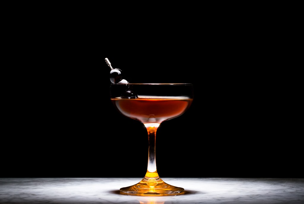 Manhattan – jedyny drink z whiskey, jaki powinieneś znać, fot. Henry Phillips (www.henryphillips.co)
